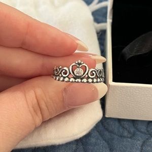 🎀SOLD🎀BRAND NEW pandora crown ring size 7